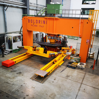 Пресса для производства выпуклых донышек
